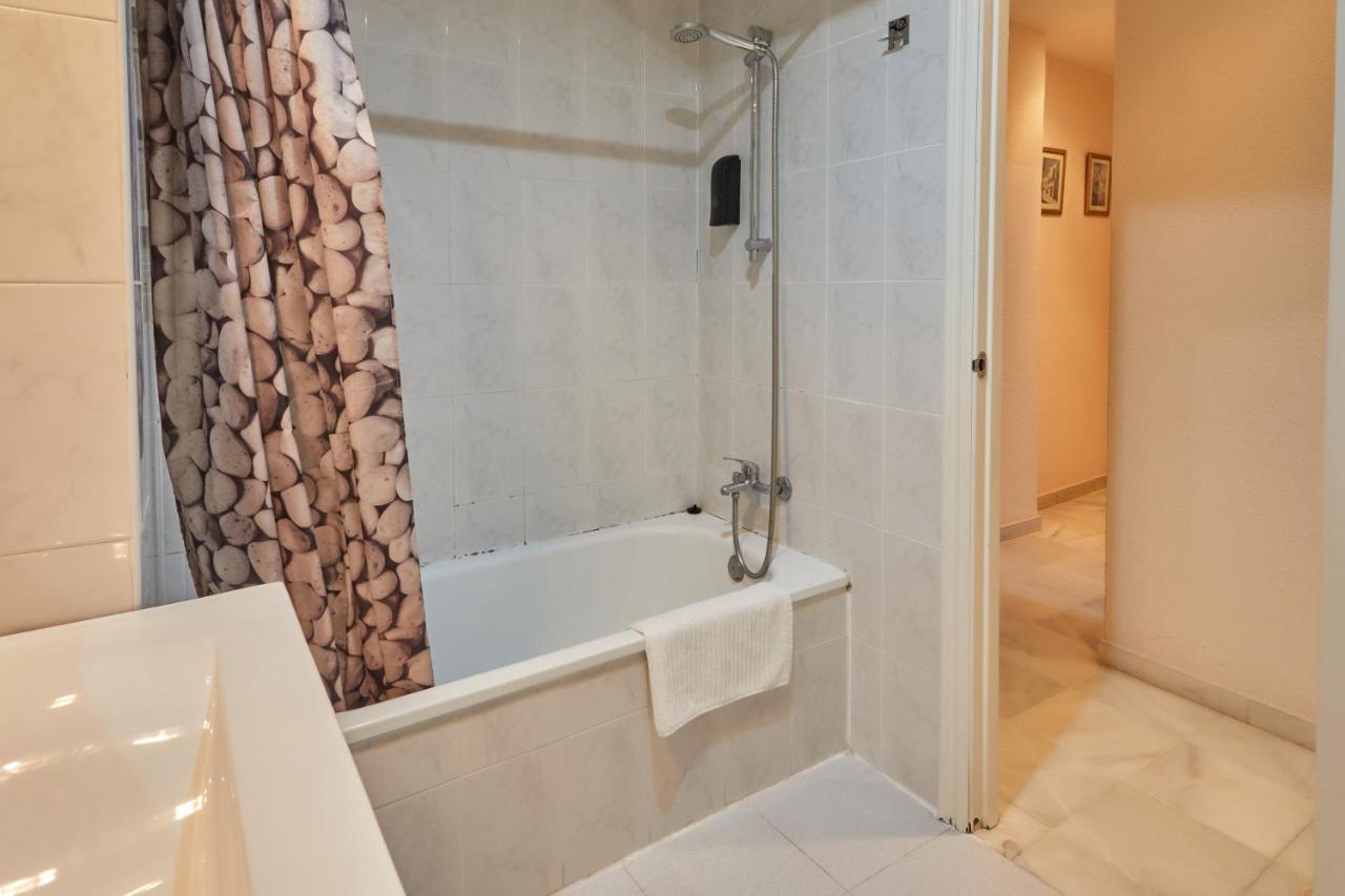 Two Bedrooms Leonor Davalos Sevilla Exteriör bild